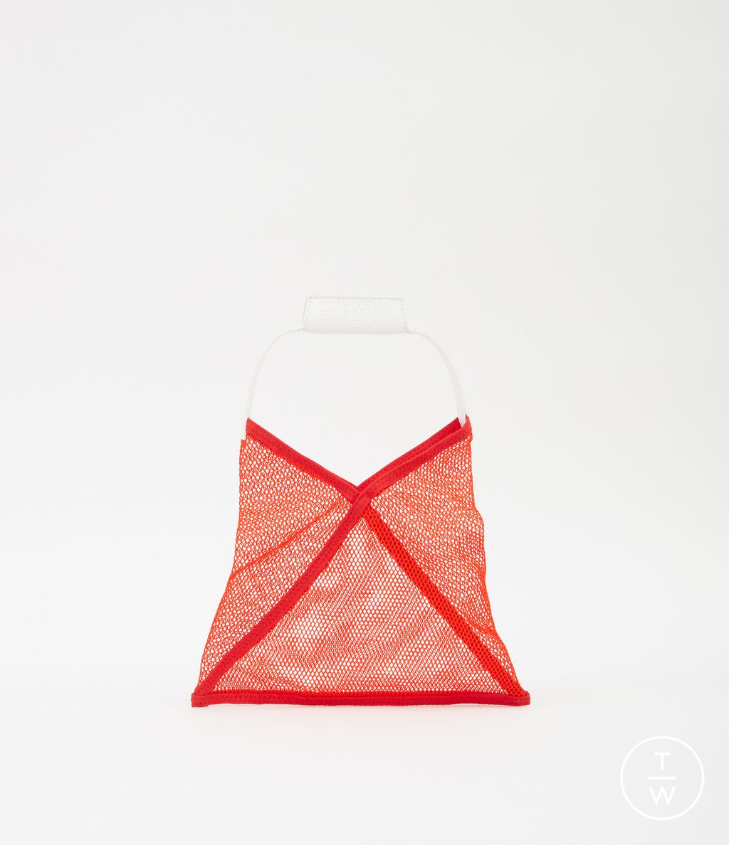 Fashion Week Milan Fall/Winter 2023 look 8 from the MM6 Maison Margiela collection 女装配饰