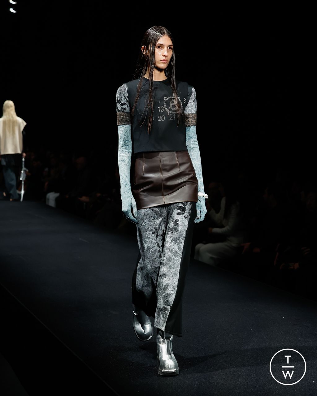 Fashion Week Milan Fall/Winter 2023 look 11 from the MM6 collection 女装