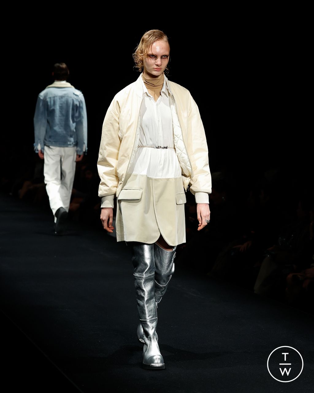 Fashion Week Milan Fall/Winter 2023 look 23 de la collection MM6 womenswear