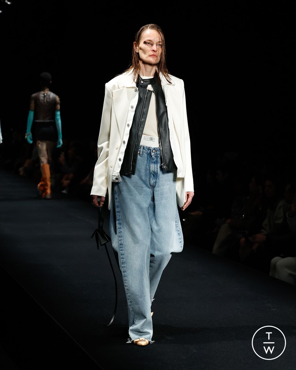 Fashion Week Milan Fall/Winter 2023 look 26 de la collection MM6 Maison Margiela womenswear