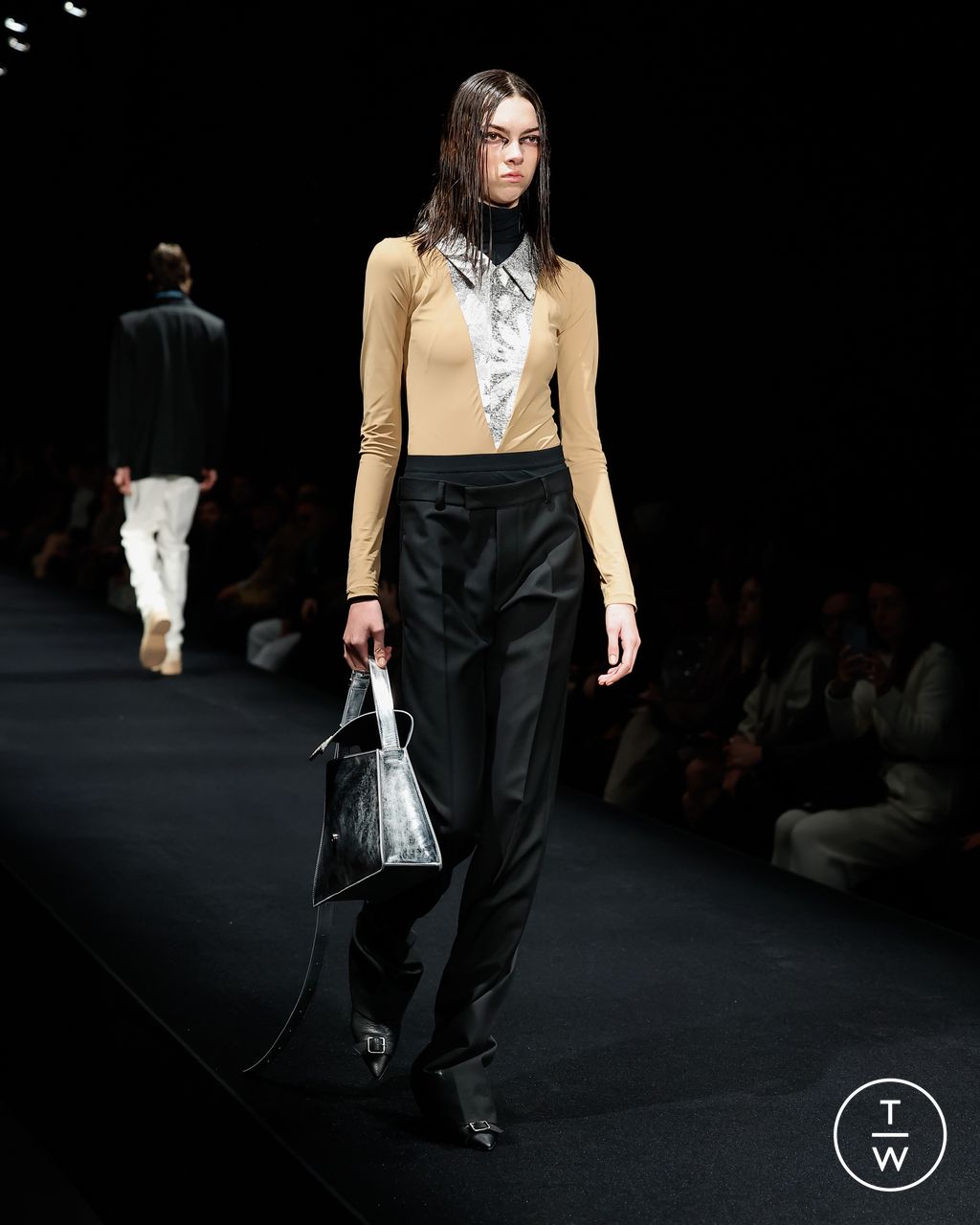 Fashion Week Milan Fall/Winter 2023 look 29 de la collection MM6 Maison Margiela womenswear