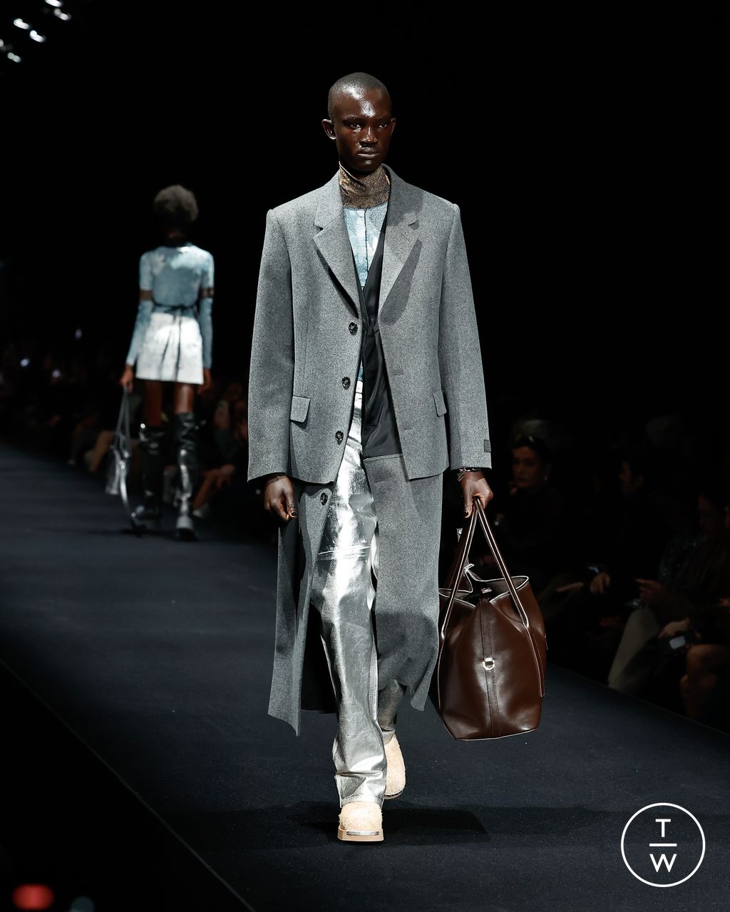 Fashion Week Milan Fall/Winter 2023 look 7 de la collection MM6 womenswear