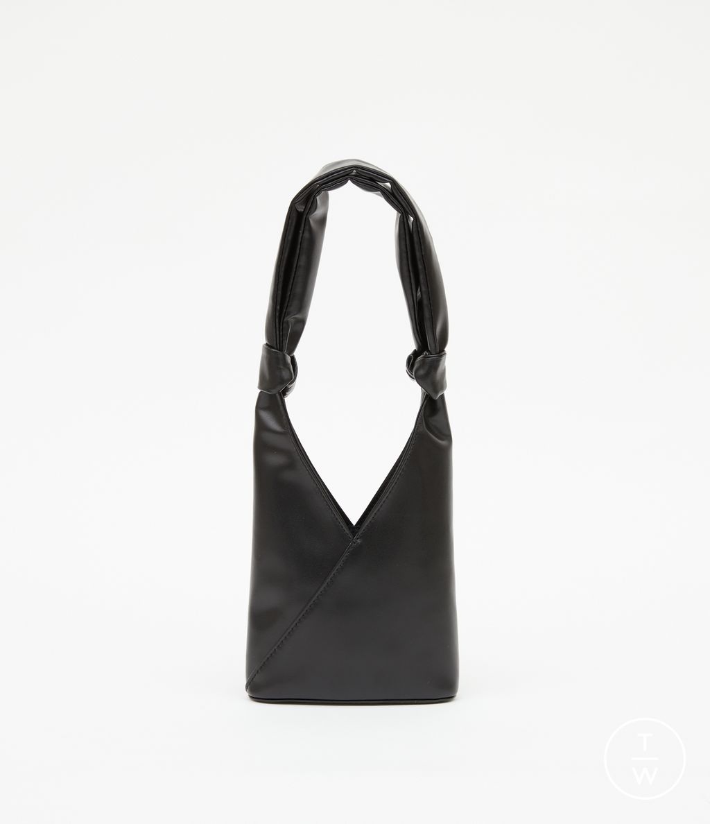 Fashion Week Milan Spring/Summer 2023 look 12 from the MM6 Maison Margiela collection menswear accessories