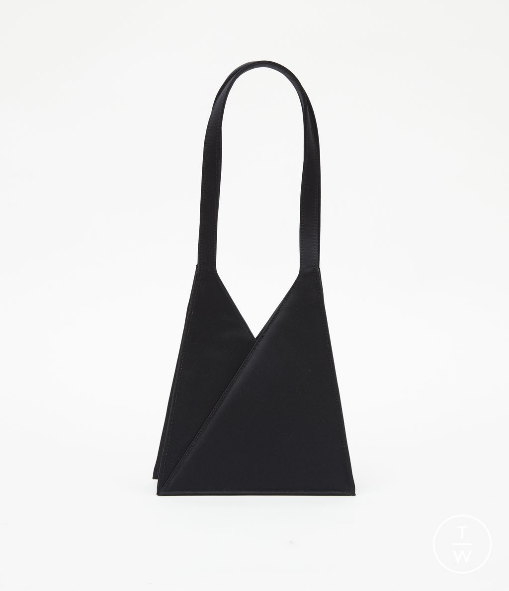 Fashion Week Milan Spring/Summer 2023 look 6 from the MM6 Maison Margiela collection menswear accessories