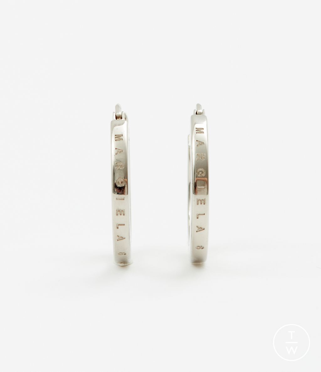 Fashion Week Milan Spring/Summer 2023 look 44 from the MM6 Maison Margiela collection menswear accessories