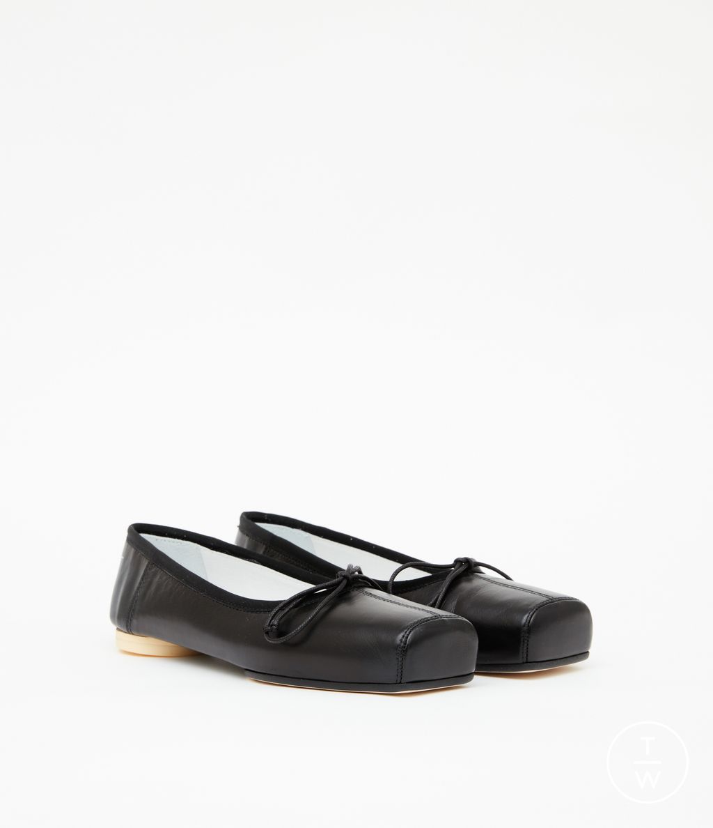 Fashion Week Milan Spring/Summer 2023 look 58 from the MM6 Maison Margiela collection menswear accessories