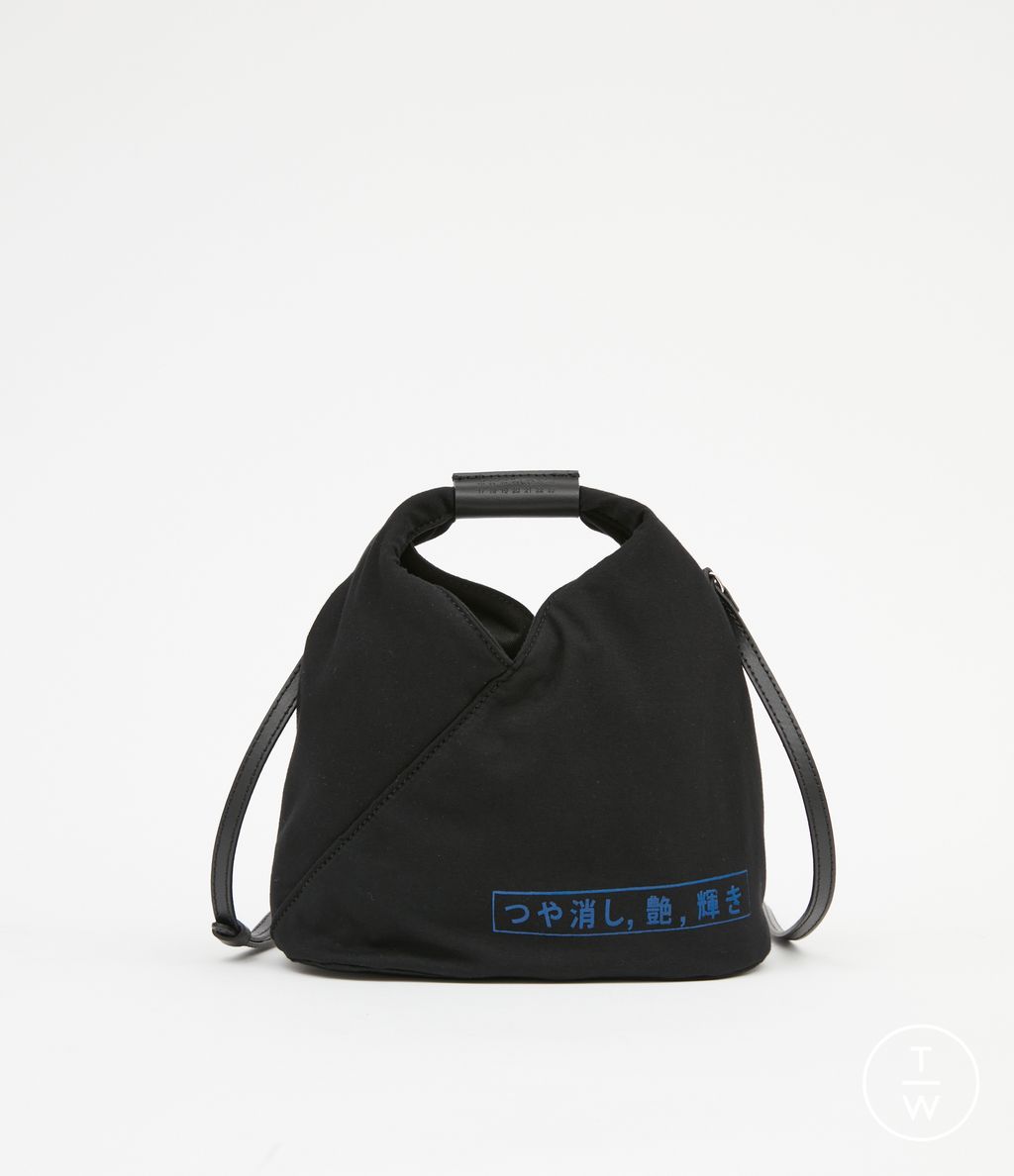 Fashion Week Milan Spring/Summer 2024 look 10 from the MM6 Maison Margiela collection womenswear accessories