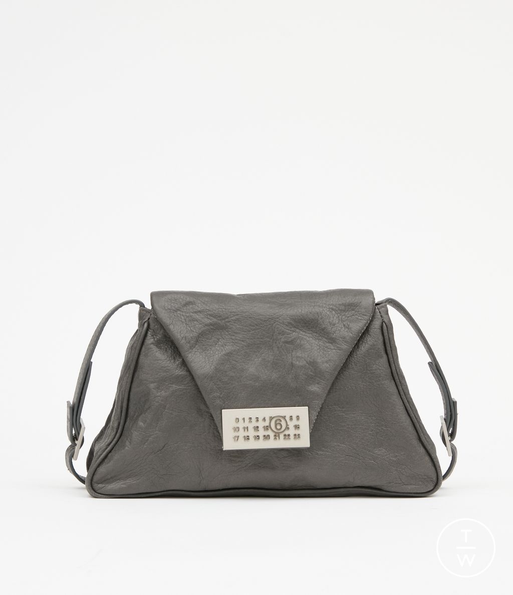 Fashion Week Milan Spring/Summer 2024 look 21 from the MM6 Maison Margiela collection womenswear accessories