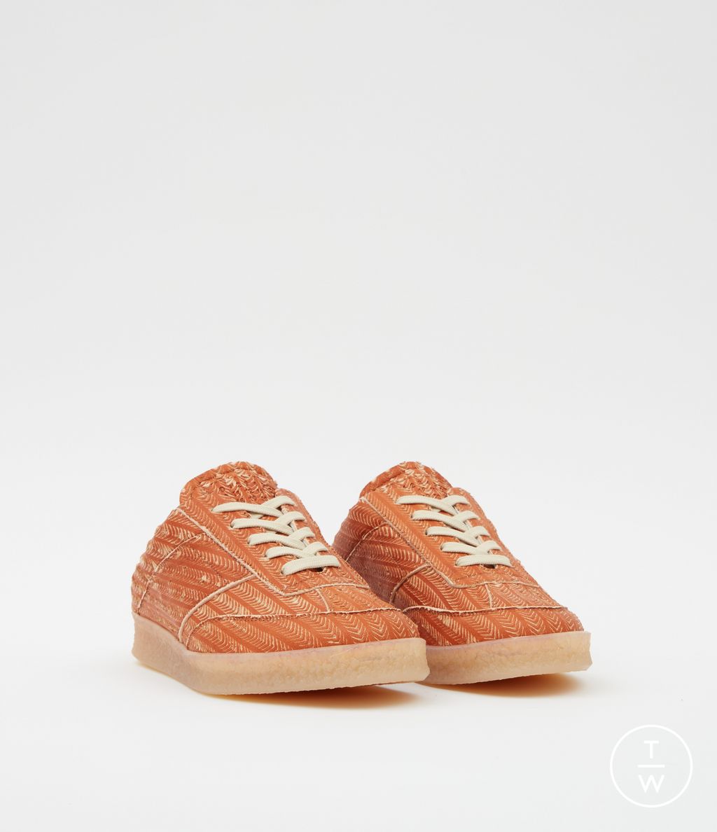 Fashion Week Milan Spring/Summer 2024 look 52 from the MM6 Maison Margiela collection womenswear accessories