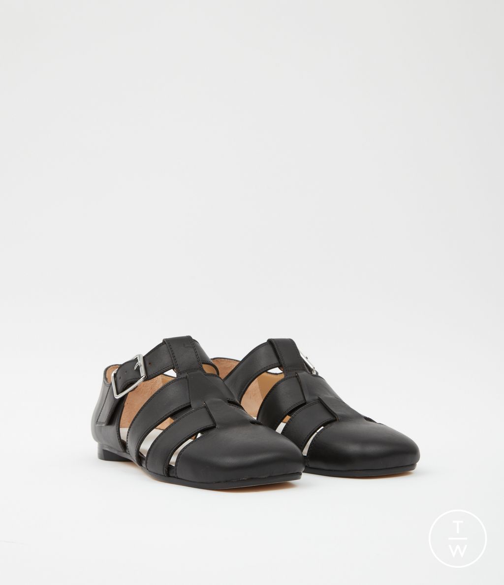 Fashion Week Milan Spring/Summer 2024 look 73 from the MM6 Maison Margiela collection womenswear accessories