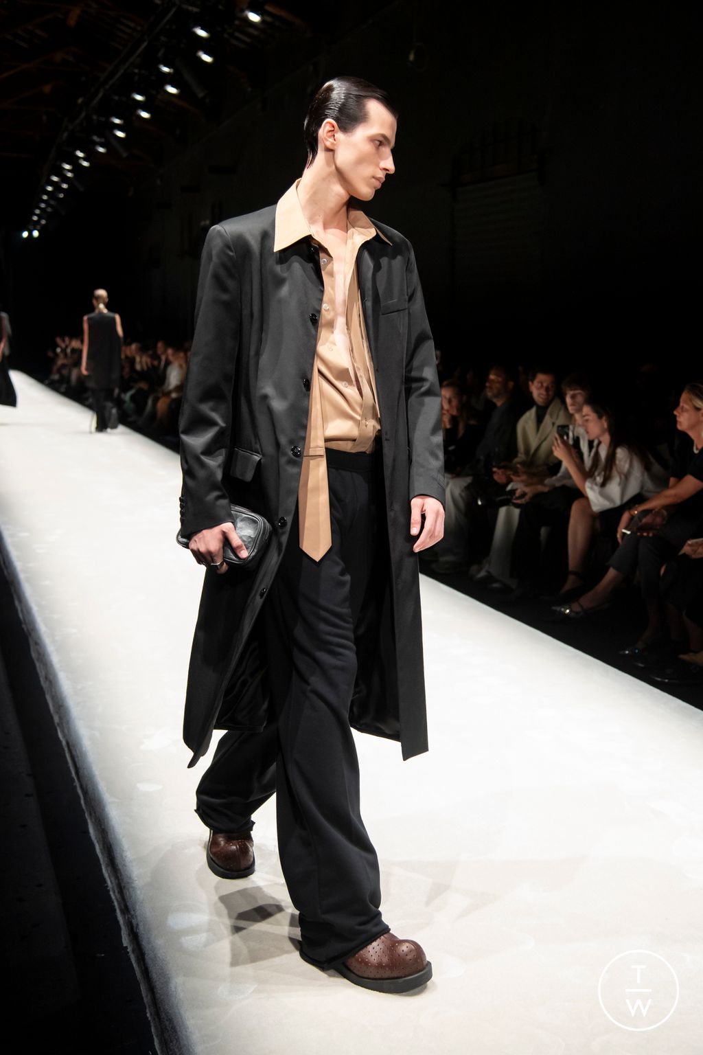 Fashion Week Milan Spring/Summer 2024 look 10 de la collection MM6 womenswear
