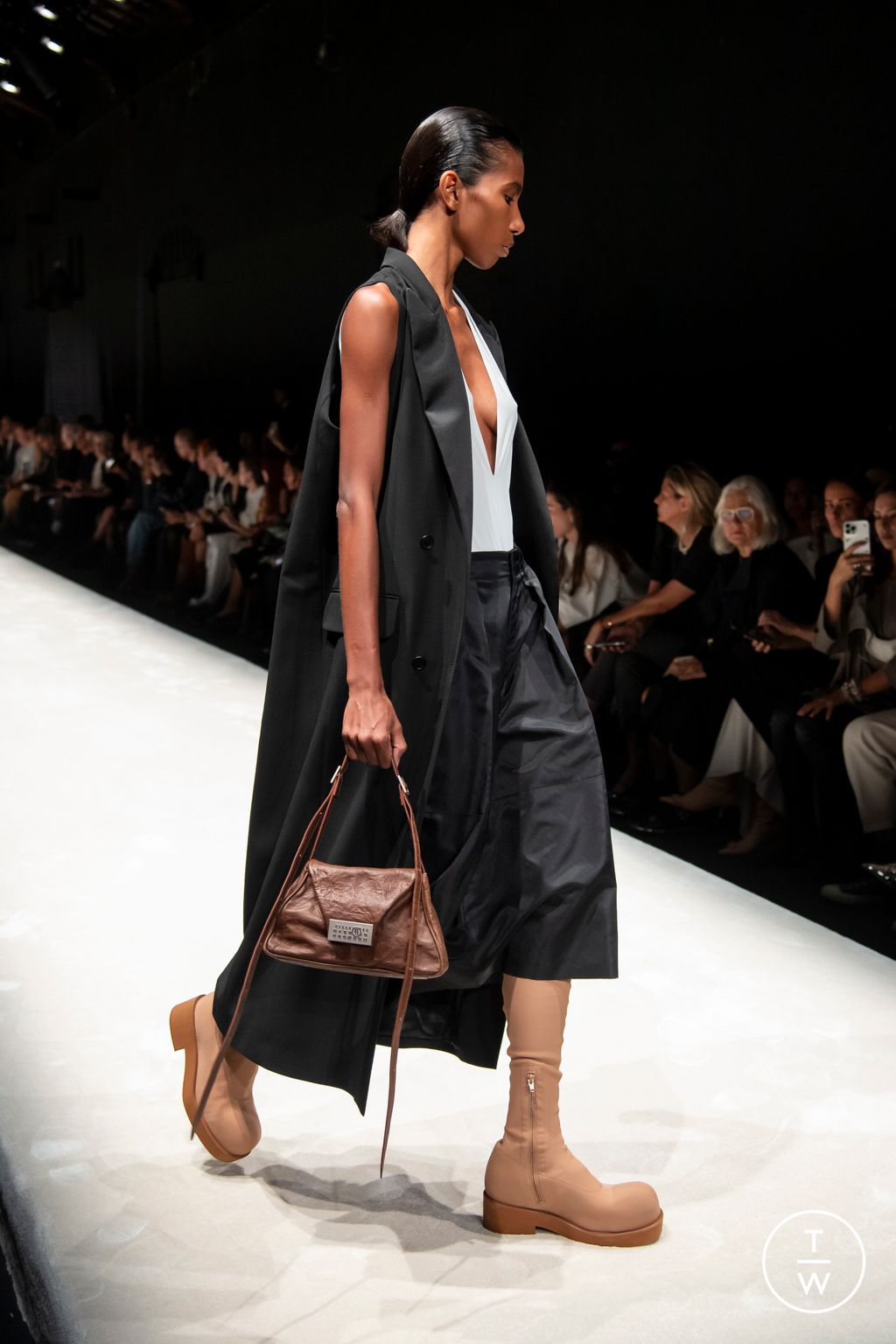 Fashion Week Milan Spring/Summer 2024 look 11 from the MM6 collection womenswear