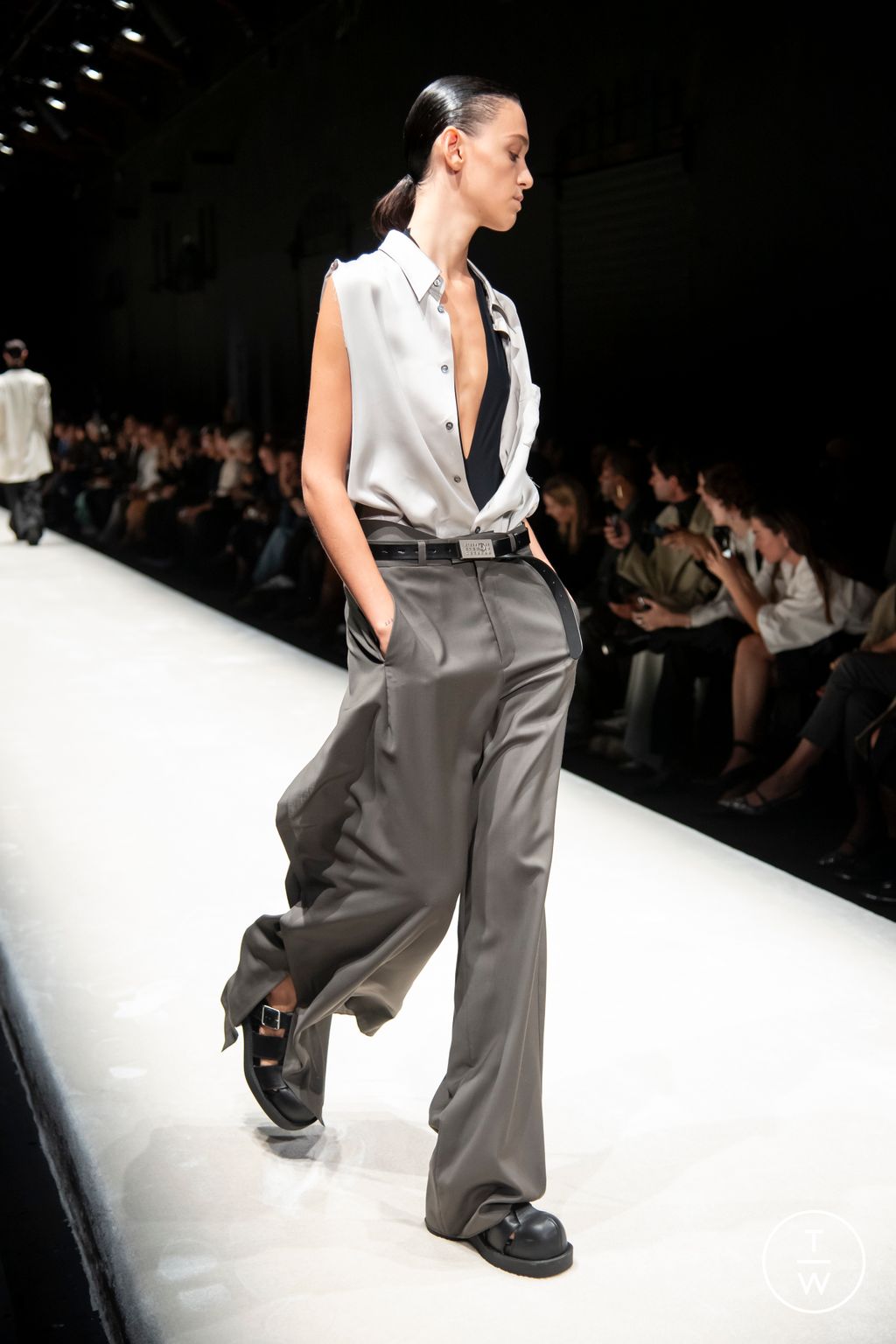 Fashion Week Milan Spring/Summer 2024 look 2 from the MM6 collection womenswear