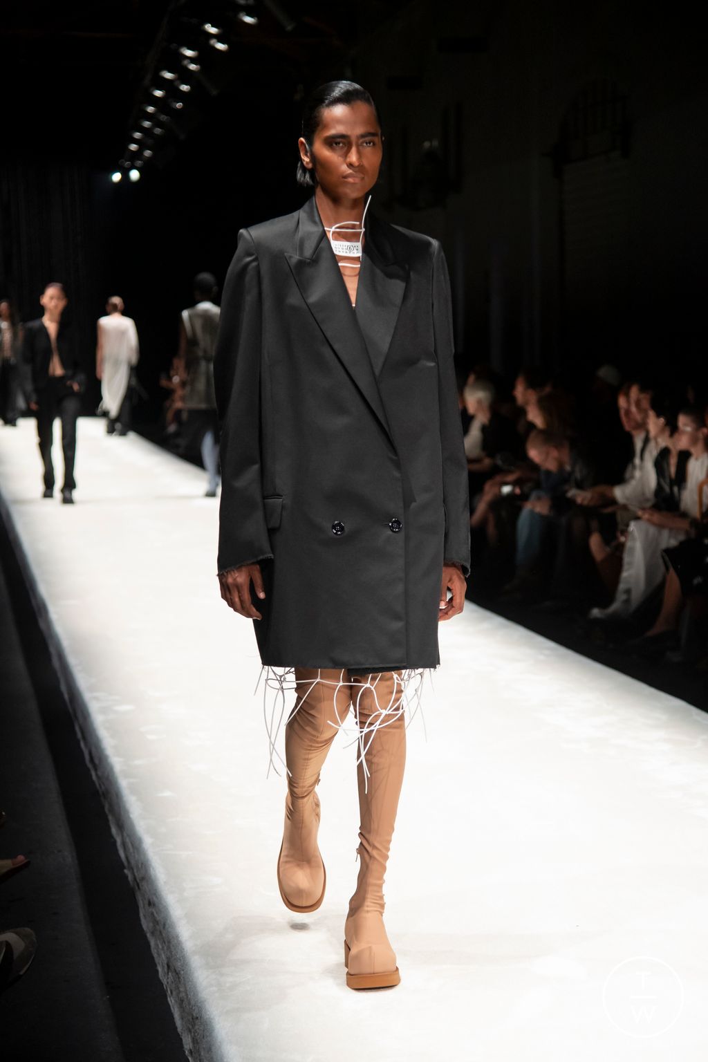 Fashion Week Milan Spring/Summer 2024 look 24 from the MM6 collection 女装