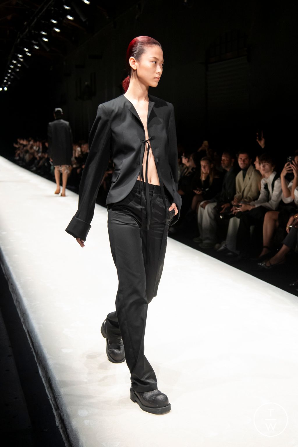 Fashion Week Milan Spring/Summer 2024 look 25 de la collection MM6 womenswear