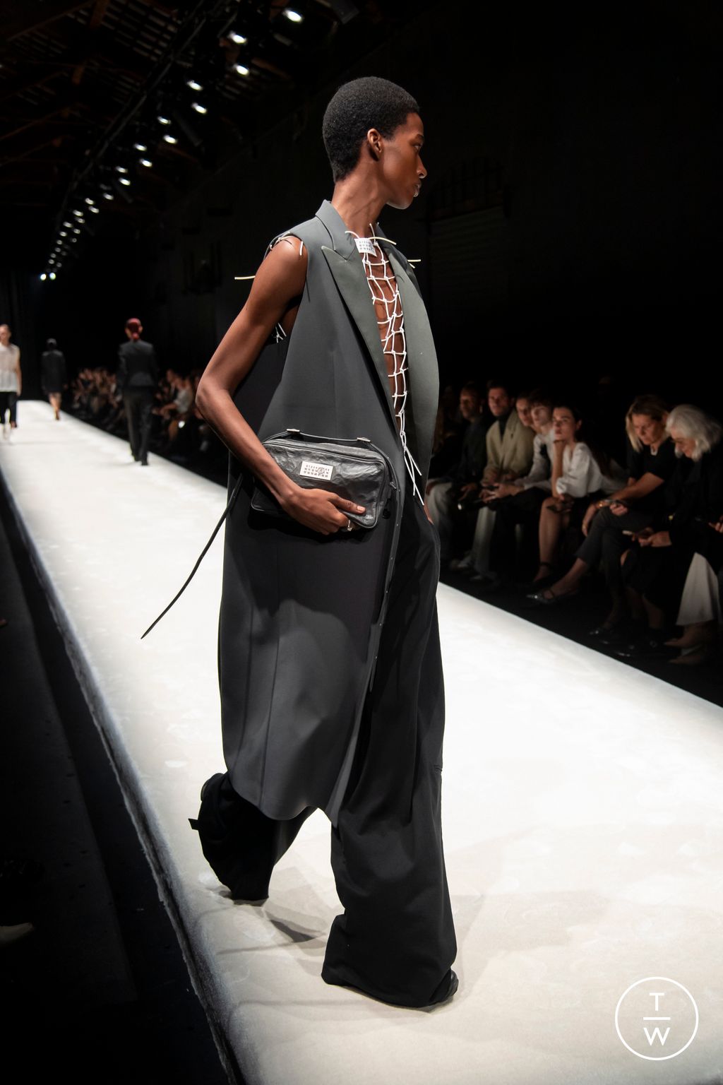 Fashion Week Milan Spring/Summer 2024 look 26 from the MM6 collection womenswear