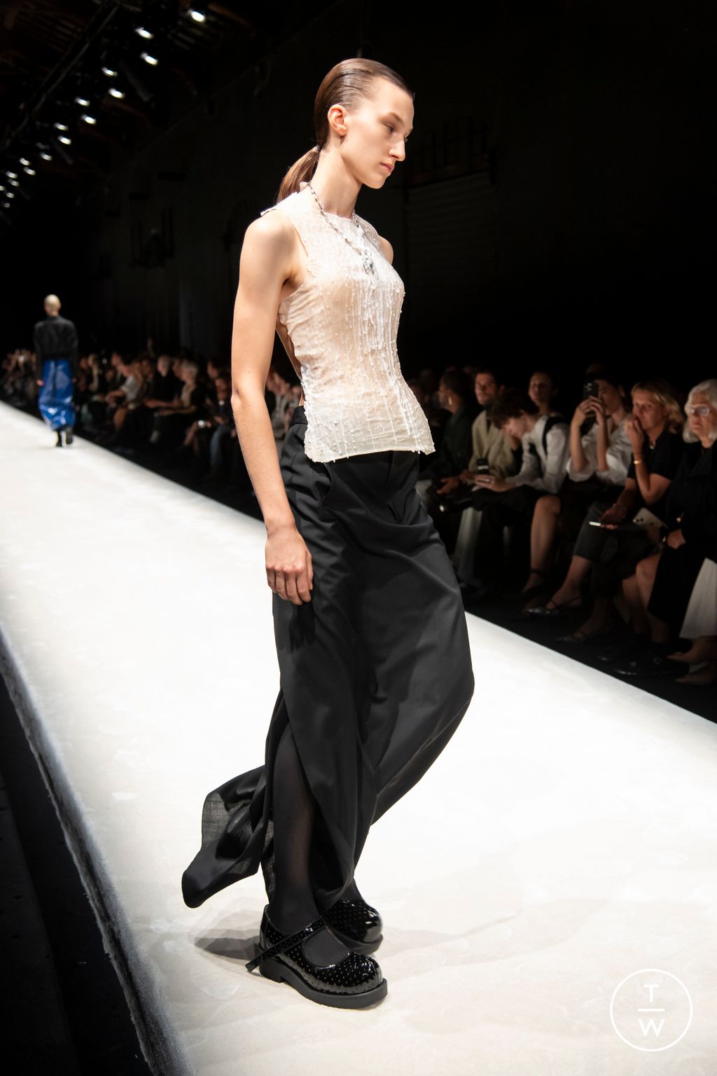 Fashion Week Milan Spring/Summer 2024 look 31 de la collection MM6 Maison Margiela womenswear