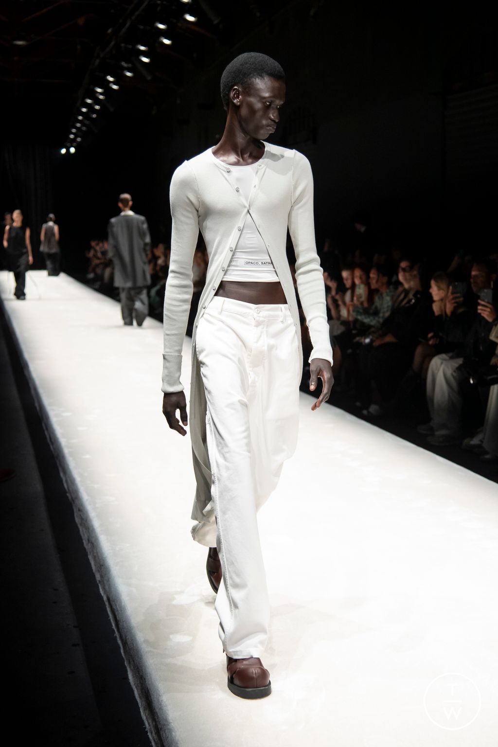 Fashion Week Milan Spring/Summer 2024 look 8 de la collection MM6 womenswear
