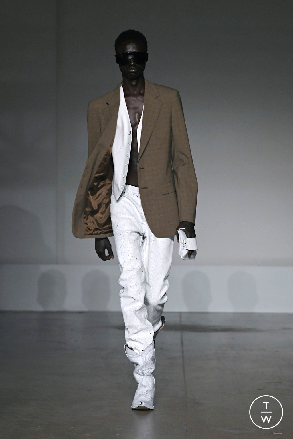 Fashion Week Milan Spring/Summer 2025 look 3 from the MM6 Maison Margiela collection womenswear