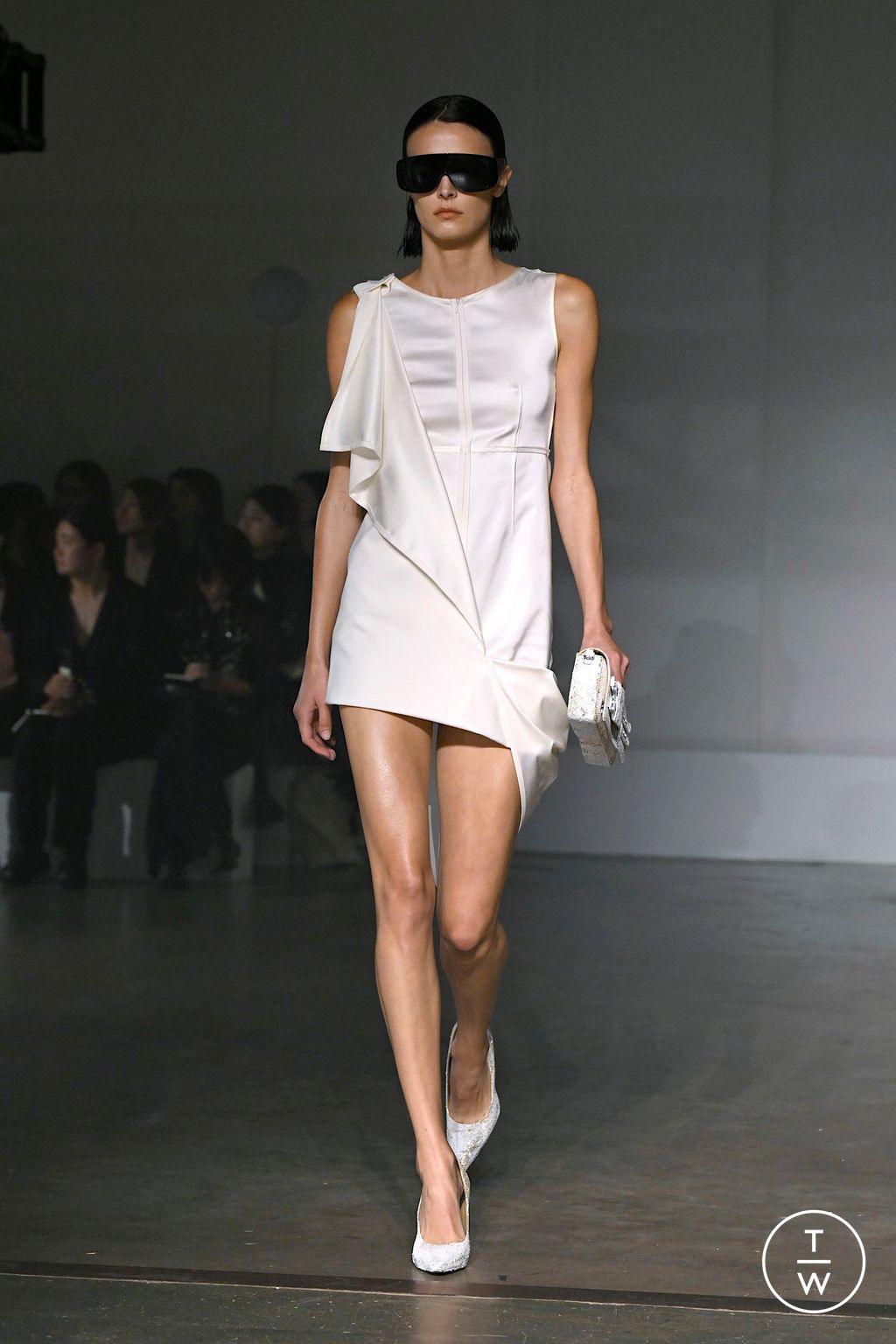 Fashion Week Milan Spring-Summer 2025 look 9 from the MM6 Maison Margiela collection womenswear