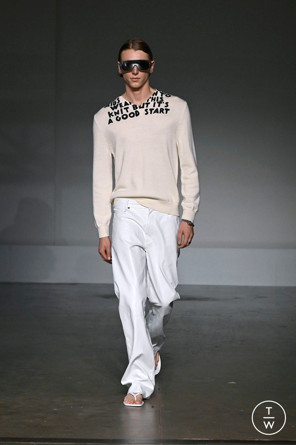 Fashion Week Milan Spring/Summer 2025 look 11 from the MM6 Maison Margiela collection 女装