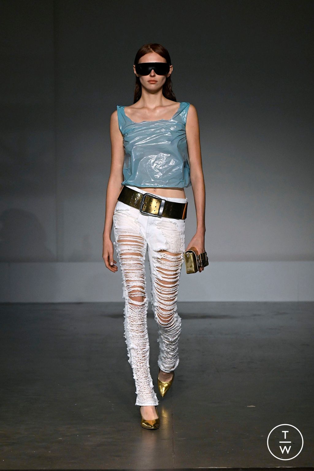 Fashion Week Milan Spring/Summer 2025 look 35 from the MM6 Maison Margiela collection womenswear