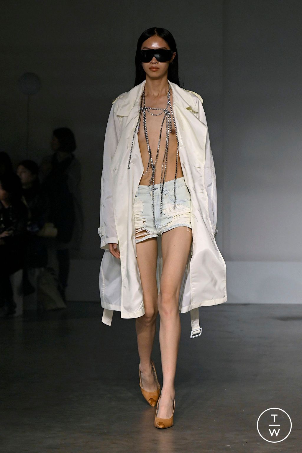 Fashion Week Milan Spring/Summer 2025 look 40 from the MM6 Maison Margiela collection 女装