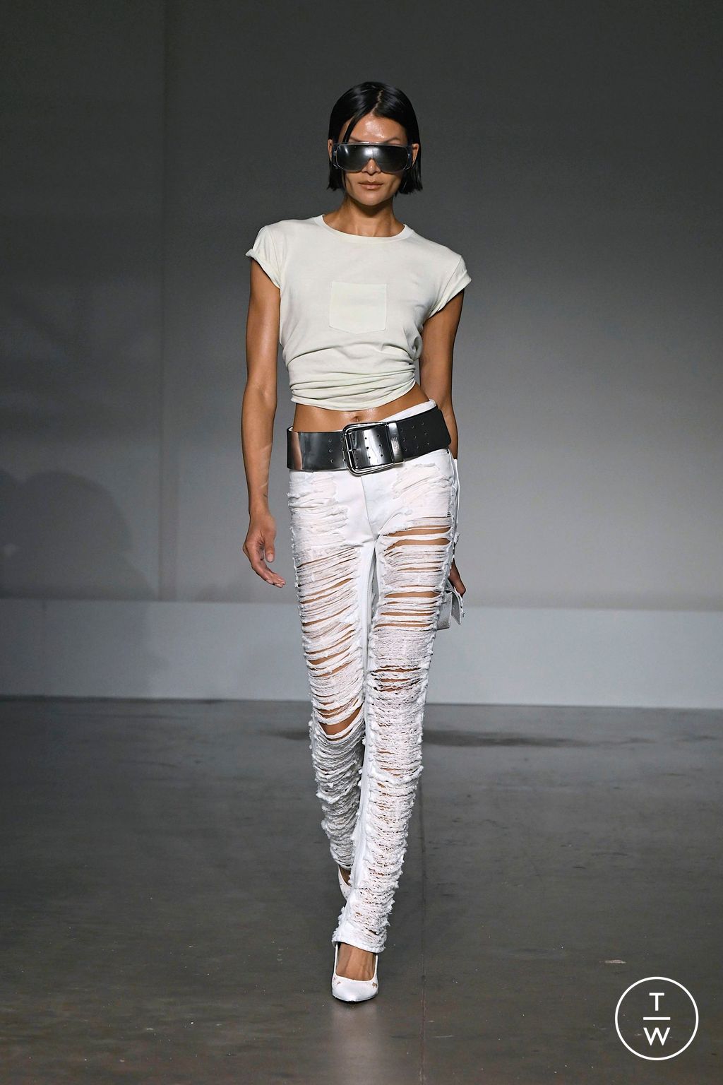 Fashion Week Milan Spring/Summer 2025 look 44 from the MM6 Maison Margiela collection womenswear