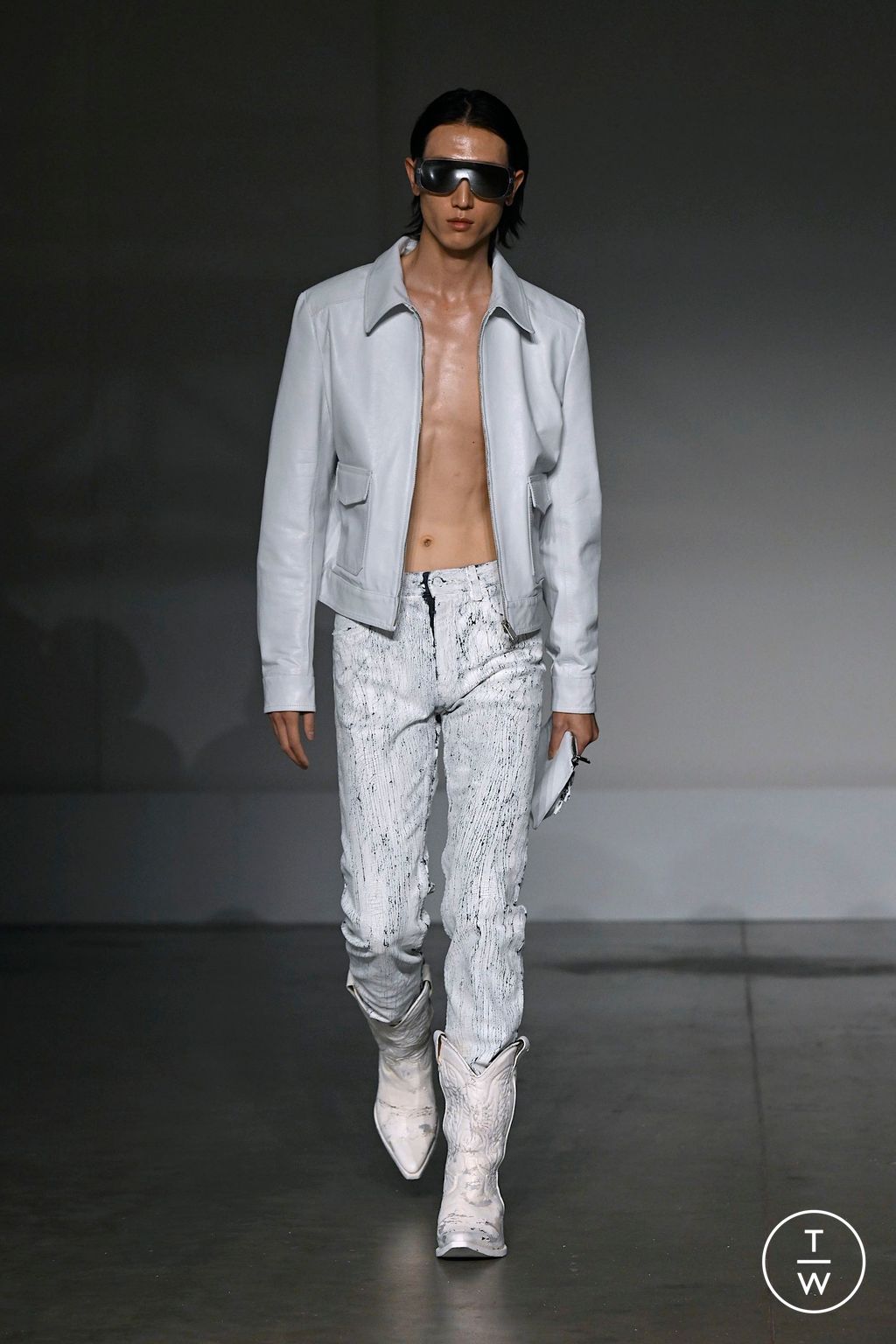 Fashion Week Milan Spring/Summer 2025 look 48 from the MM6 Maison Margiela collection womenswear