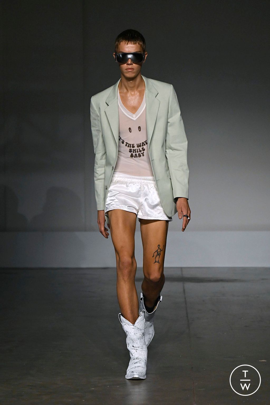 Fashion Week Milan Spring/Summer 2025 look 49 from the MM6 Maison Margiela collection womenswear