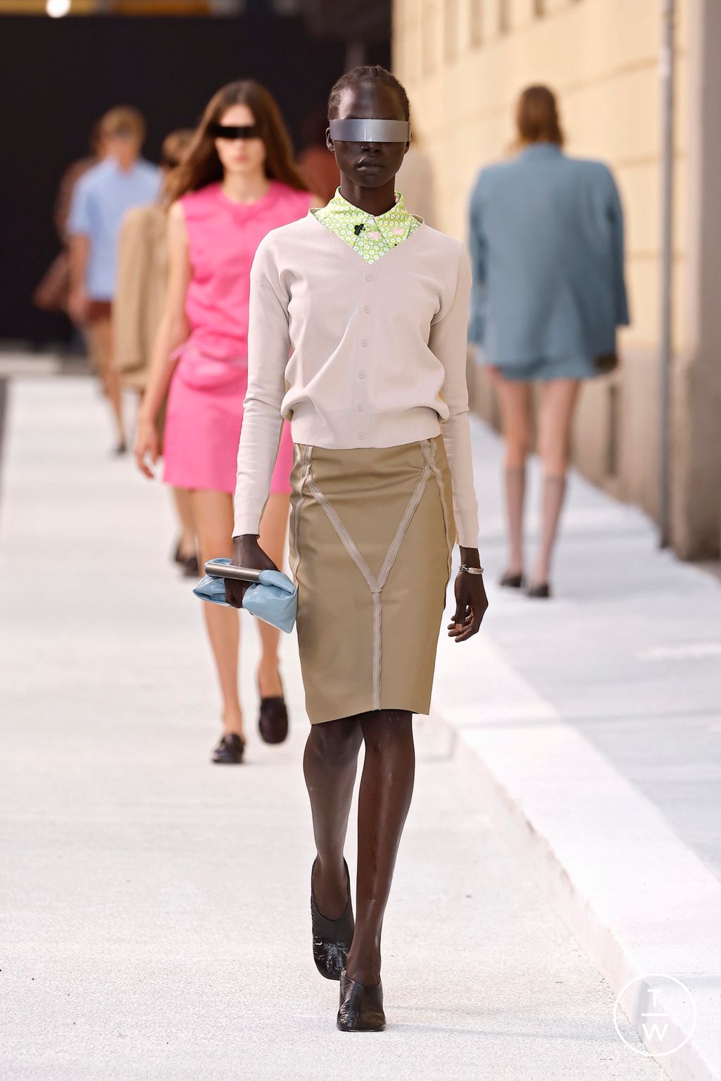 Fashion Week Milan Spring/Summer 2026 look 16 from the MM6 Maison Margiela collection womenswear