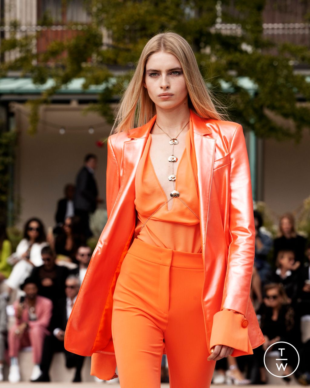 Fashion Week Milan Spring/Summer 2023 look 20 de la collection Genny womenswear accessories