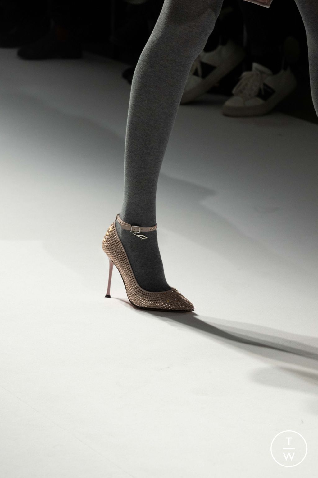 Fashion Week Milan Fall/Winter 2023 look 15 from the Vivetta collection 女装配饰