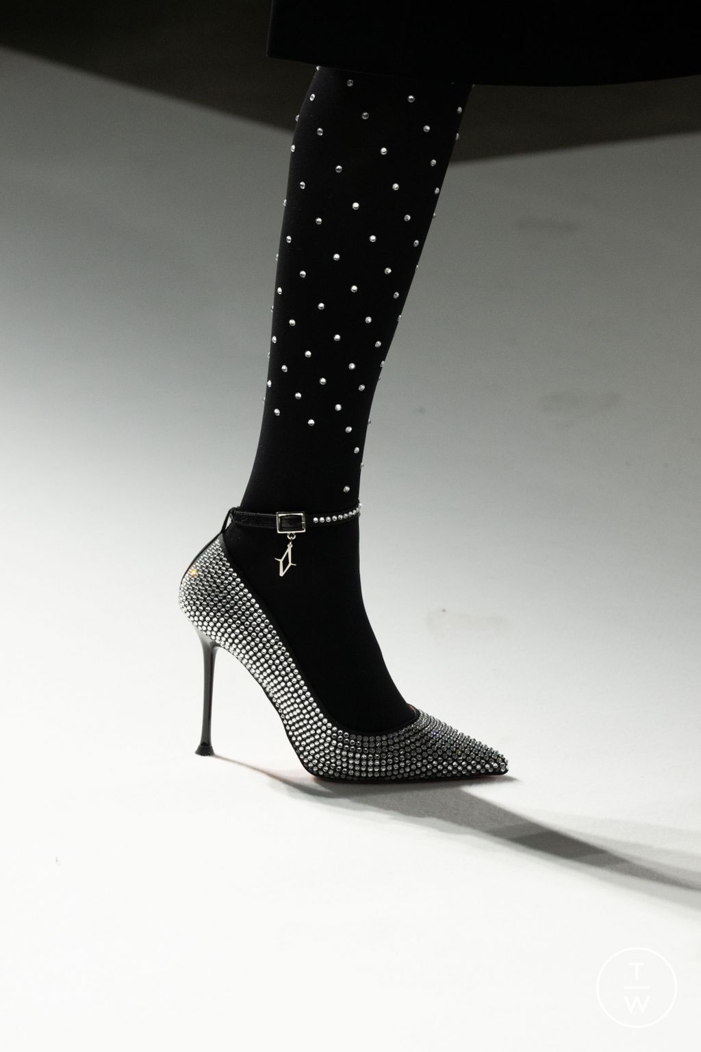 Fashion Week Milan Fall/Winter 2023 look 20 from the Vivetta collection womenswear accessories