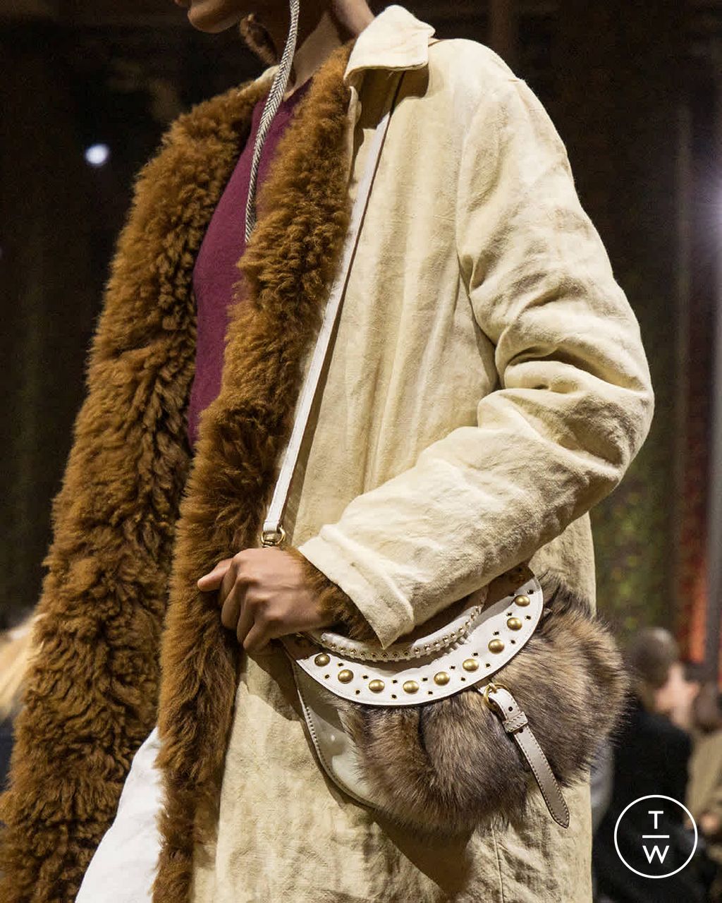 Fashion Week Paris Fall/Winter 2026 look 21 from the Miu Miu collection 女装配饰