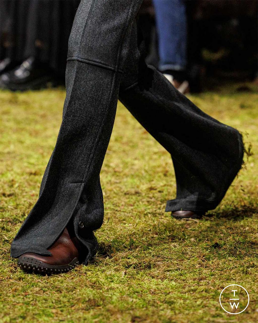 Fashion Week Paris Fall/Winter 2026 look 2 from the Miu Miu collection 女装配饰