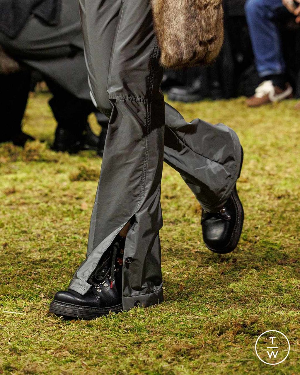 Fashion Week Paris Fall/Winter 2026 look 27 from the Miu Miu collection womenswear accessories