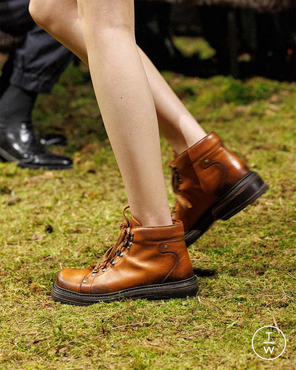 Fashion Week Paris Fall/Winter 2026 look 34 from the Miu Miu collection 女装配饰