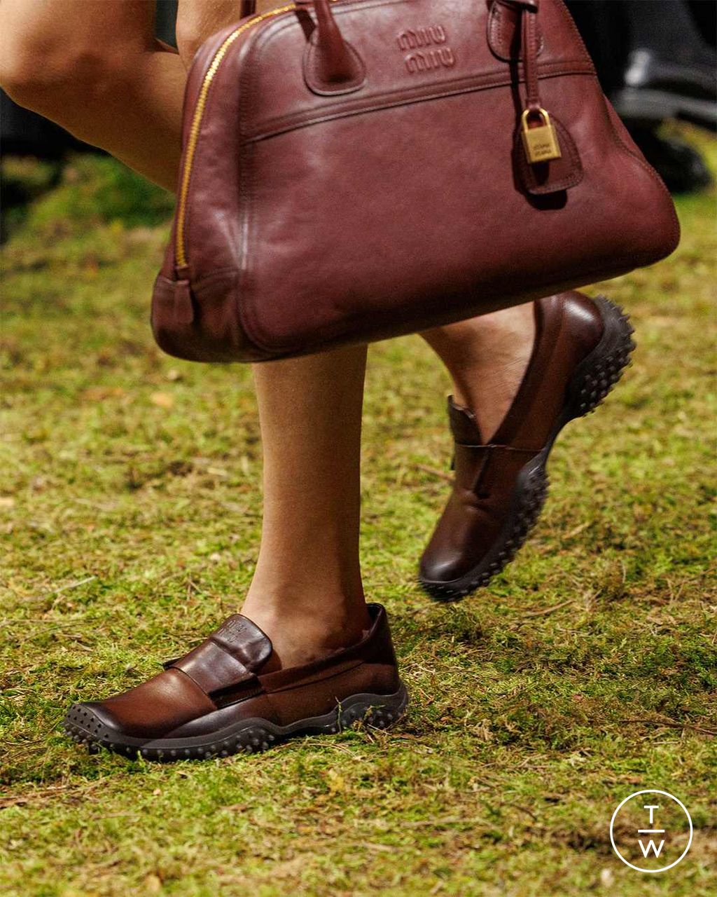 Fashion Week Paris Fall/Winter 2026 look 12 from the Miu Miu collection 女装配饰