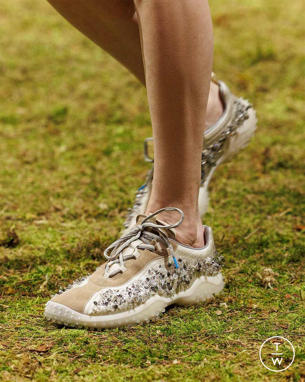 Fashion Week Paris Fall/Winter 2026 look 41 from the Miu Miu collection womenswear accessories