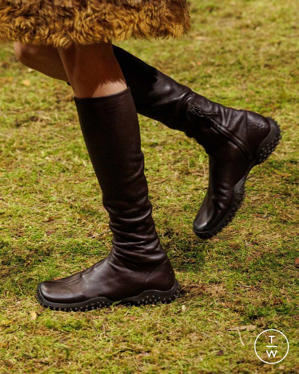 Fashion Week Paris Fall/Winter 2026 look 8 from the Miu Miu collection 女装配饰