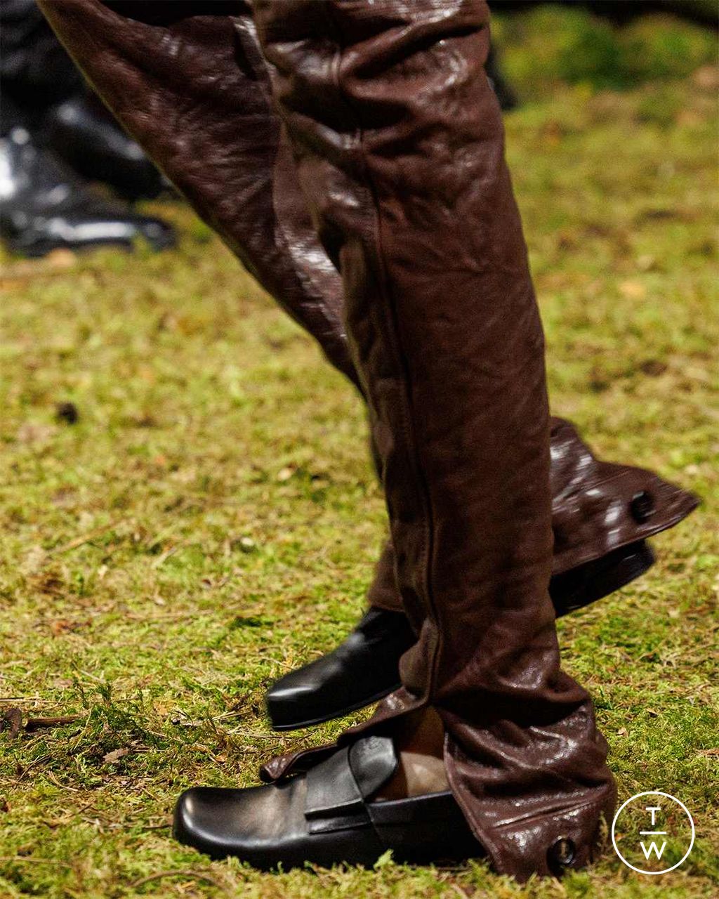 Fashion Week Paris Fall/Winter 2026 look 16 from the Miu Miu collection womenswear accessories