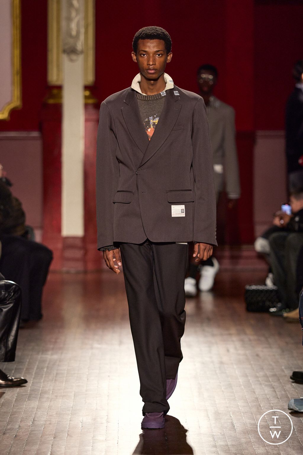 Fashion Week Paris Fall/Winter 2026 look 10 de la collection Maison Mihara Yasuhiro menswear