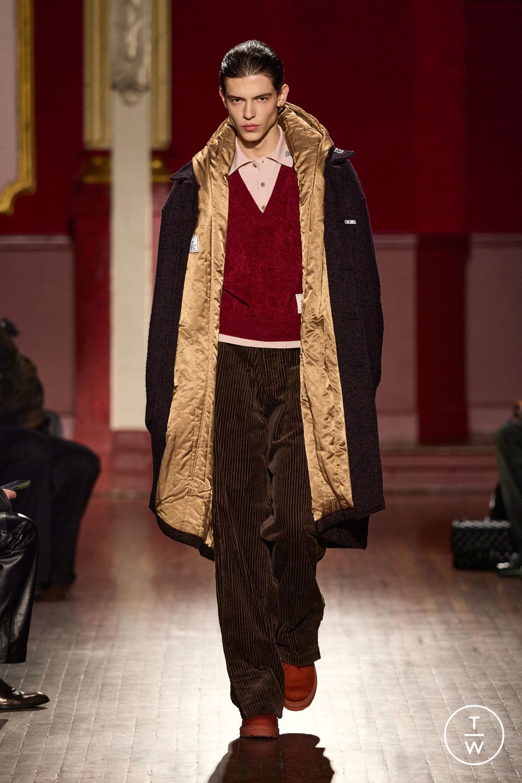 Fashion Week Paris Fall/Winter 2026 look 13 de la collection Maison Mihara Yasuhiro menswear