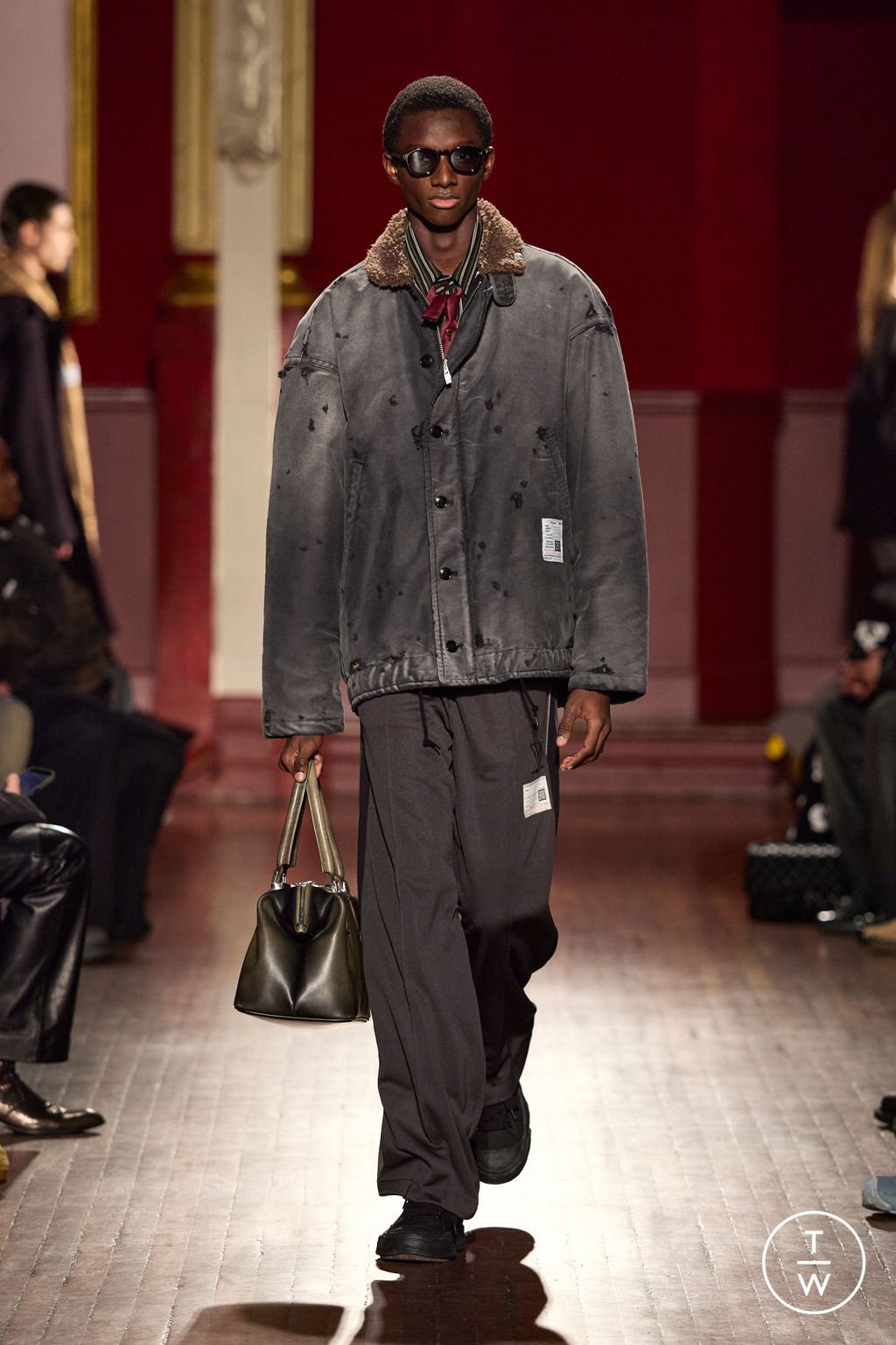 Fashion Week Paris Fall/Winter 2026 look 19 from the Maison Mihara Yasuhiro collection menswear