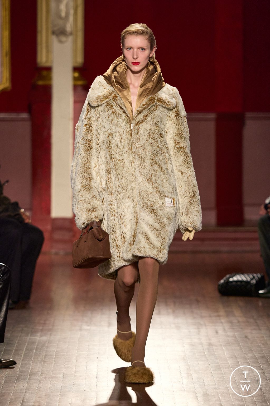 Fashion Week Paris Fall/Winter 2026 look 37 from the Maison Mihara Yasuhiro collection menswear