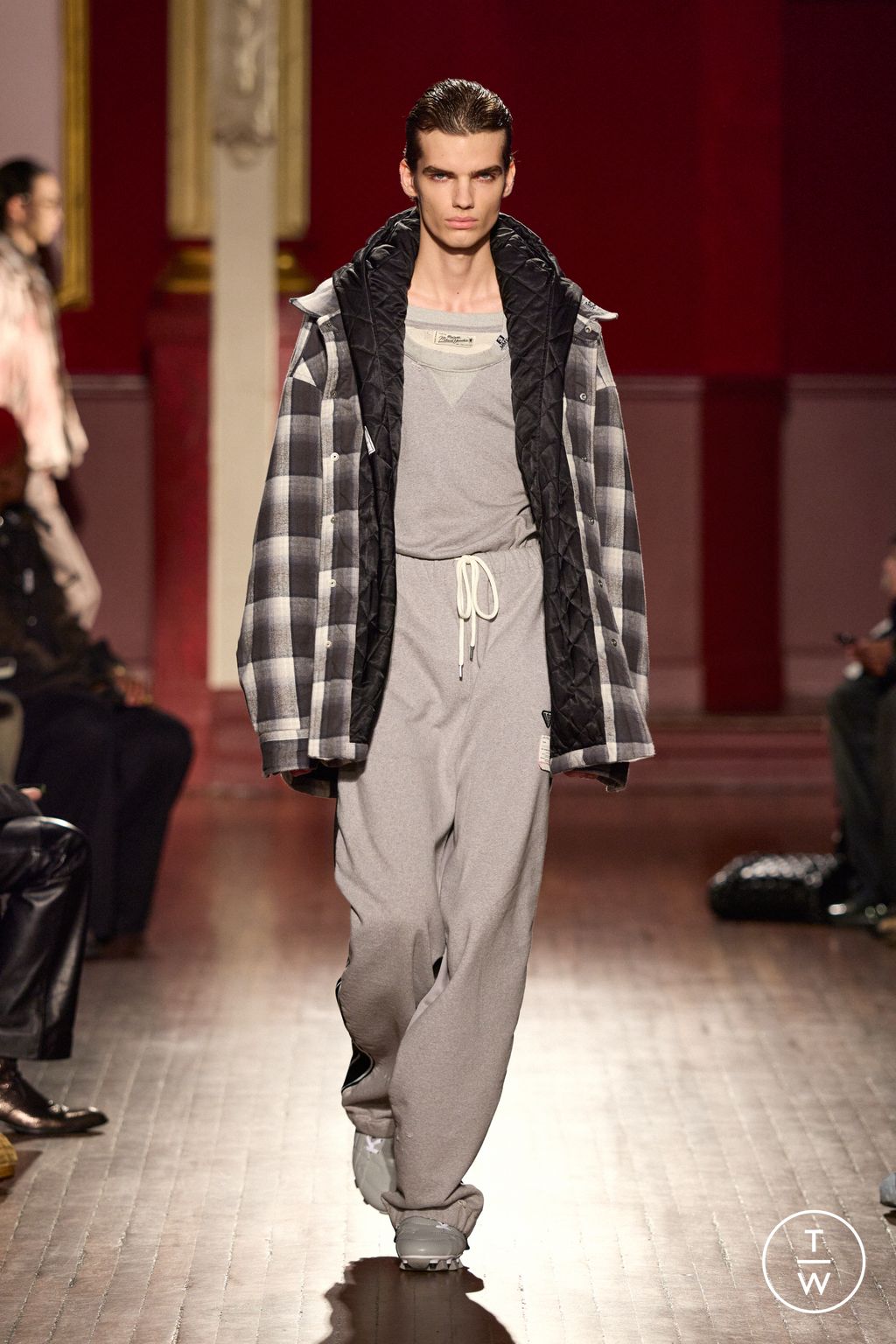 Fashion Week Paris Fall/Winter 2026 look 40 from the Maison Mihara Yasuhiro collection 男装