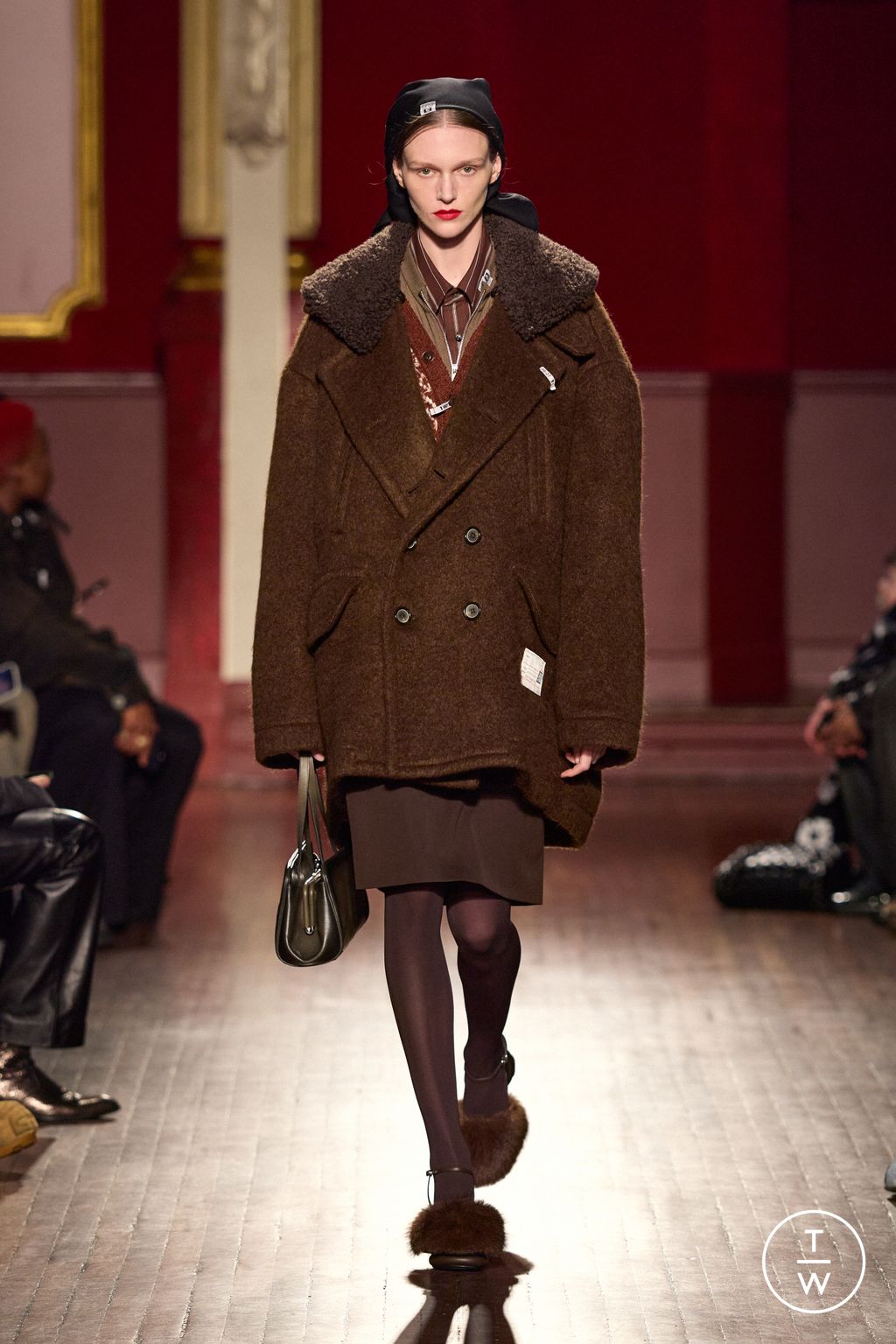 Fashion Week Paris Fall/Winter 2026 look 42 de la collection Maison Mihara Yasuhiro menswear