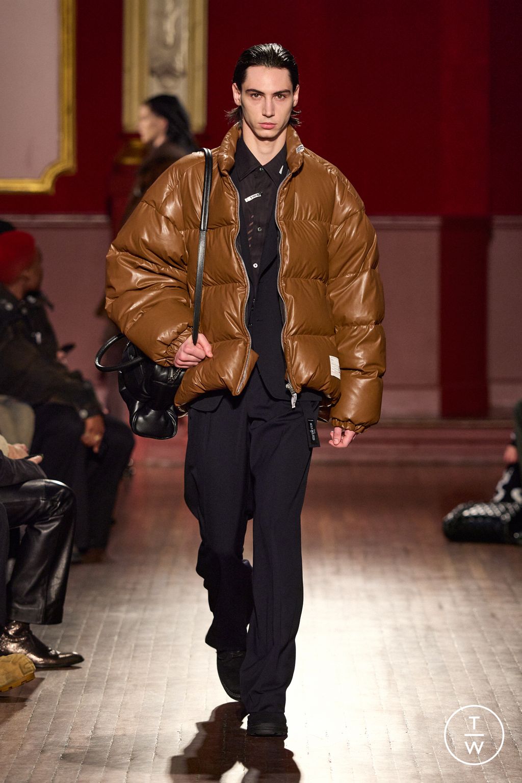 Fashion Week Paris Fall/Winter 2026 look 45 from the Maison Mihara Yasuhiro collection 男装