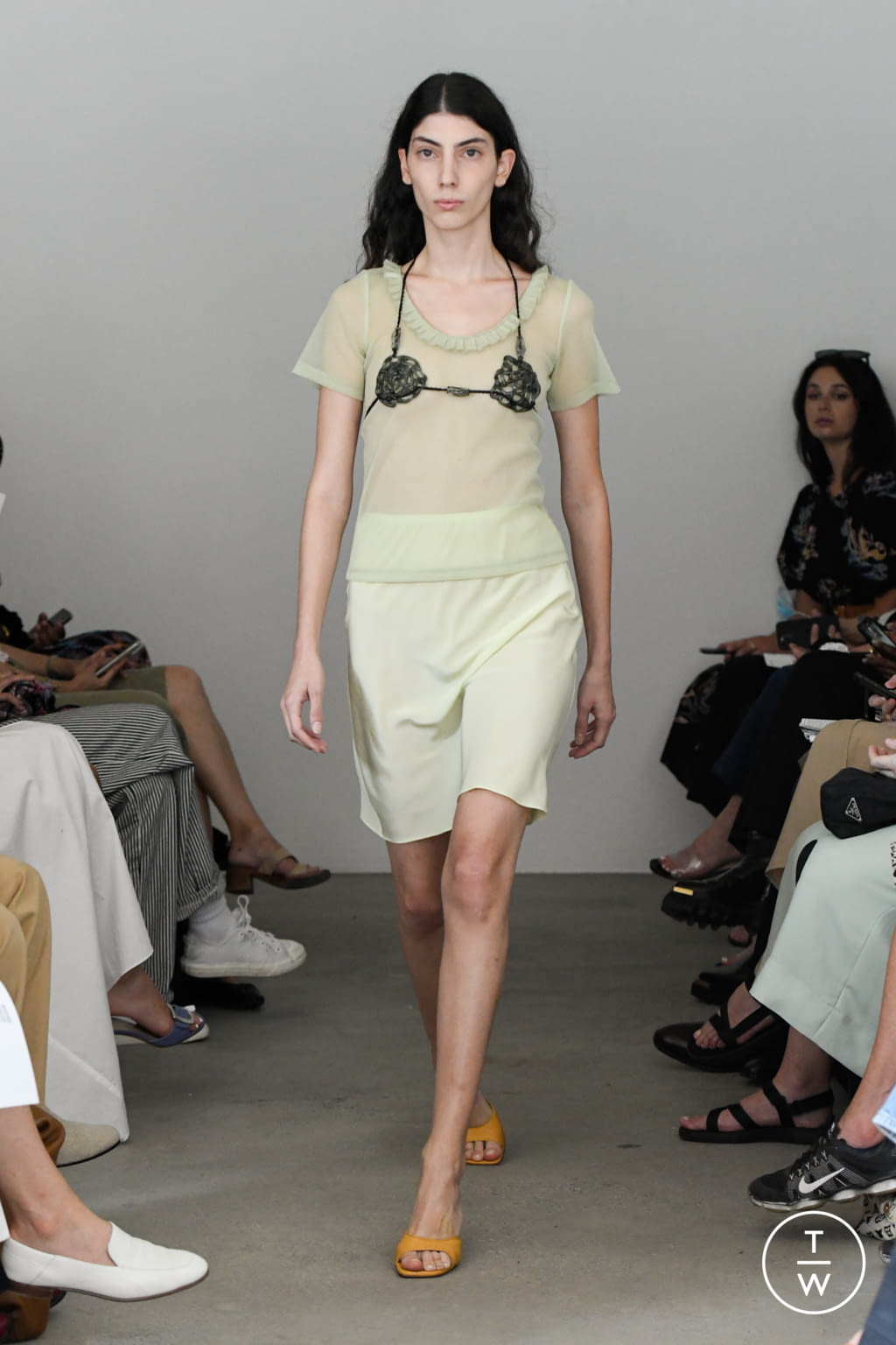 Fashion Week New York Spring/Summer 2022 look 39 from the Maryam Nassir Zadeh collection 女装